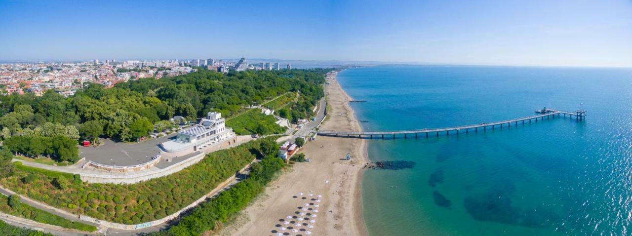 La Dolce Vita, Luxury In The Absolute Center Lejlighed Burgas City Eksteriør billede